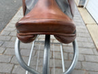 Used Bevel 16.5” Close Contact English Saddle