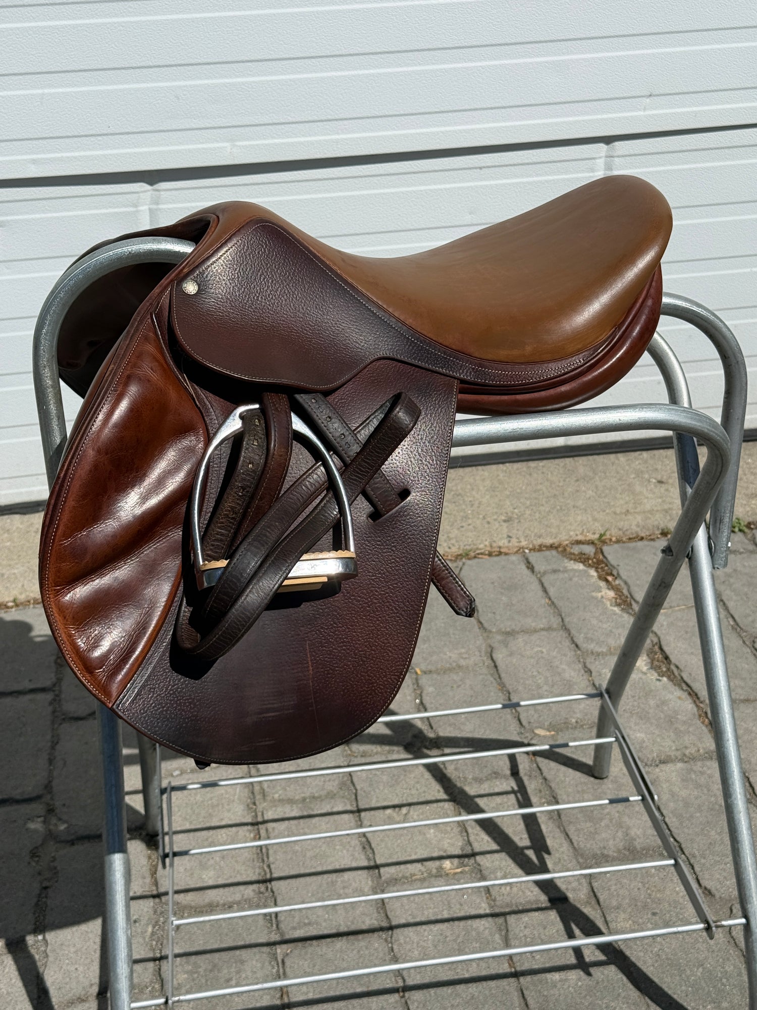 Used Beval Butet 17” English Saddle